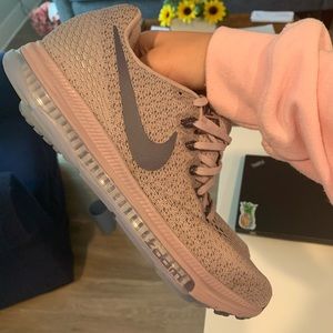 Like New Nike “Zoom All Out”